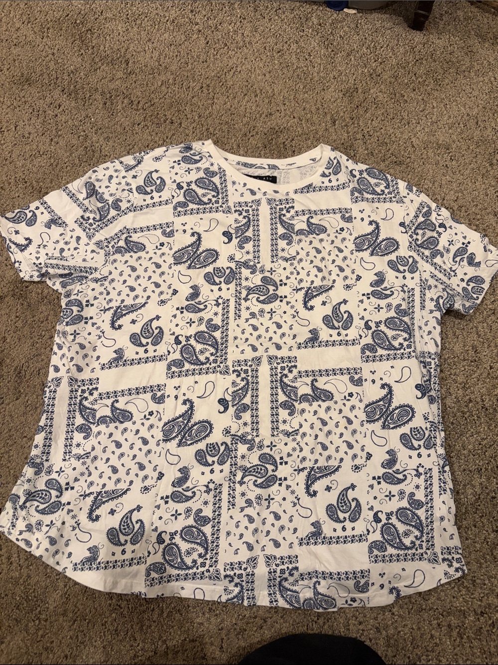 Men's White Short Sleeve Tee with Blue Paisley Print